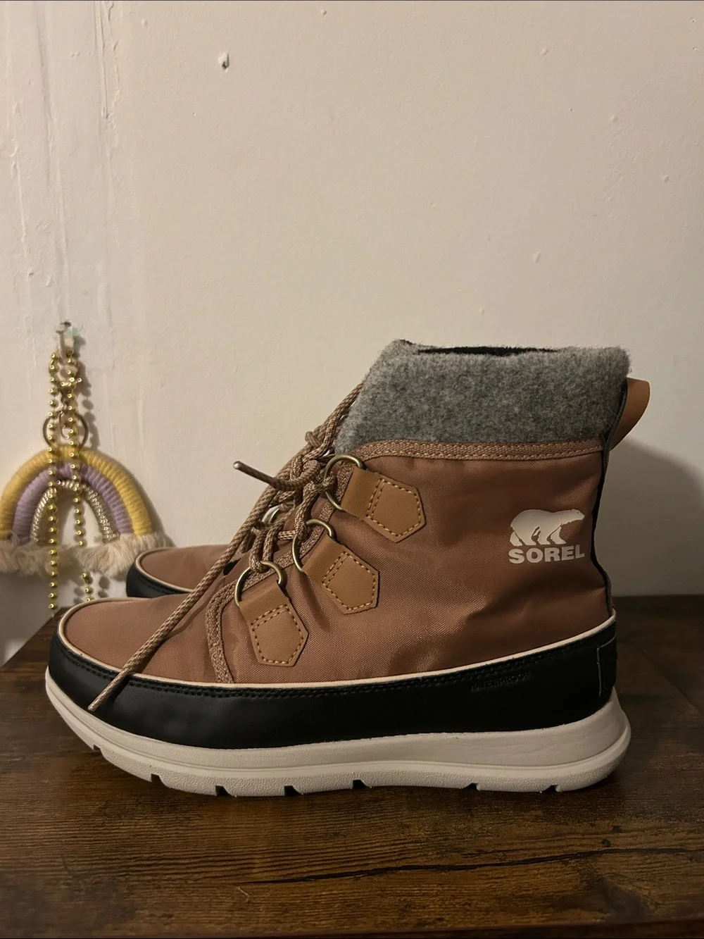 Sorel Brown and Gray Lace-Up Winter Boots
